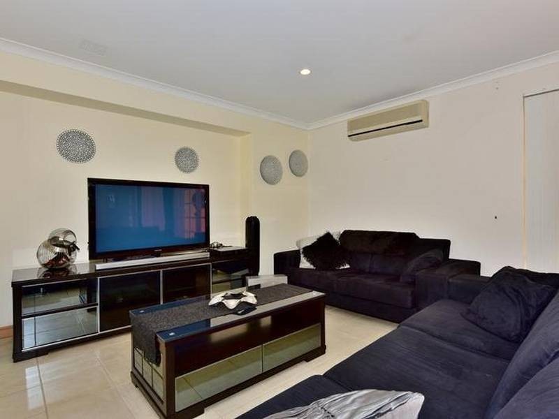 5 Lambertia Crescent, High Wycombe WA 6057