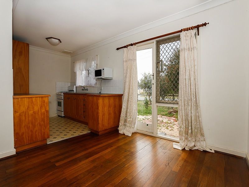 2 Harford Avenue, Viveash WA 6056
