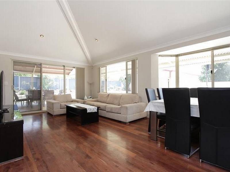 2 Glenlark Elbow, Jane Brook WA 6056