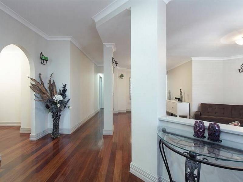 2 Glenlark Elbow, Jane Brook WA 6056
