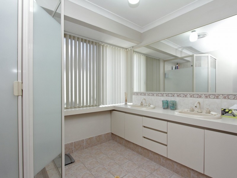 2 Glenlark Elbow, Jane Brook WA 6056