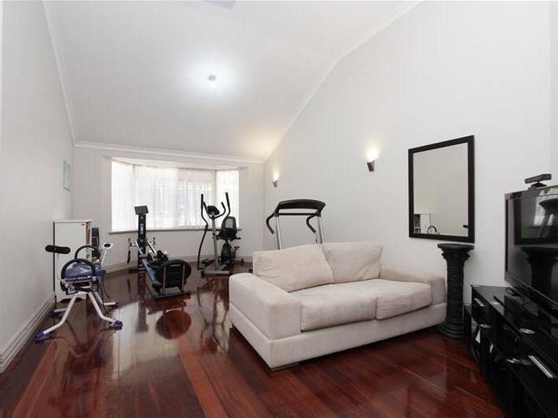 2 Glenlark Elbow, Jane Brook WA 6056