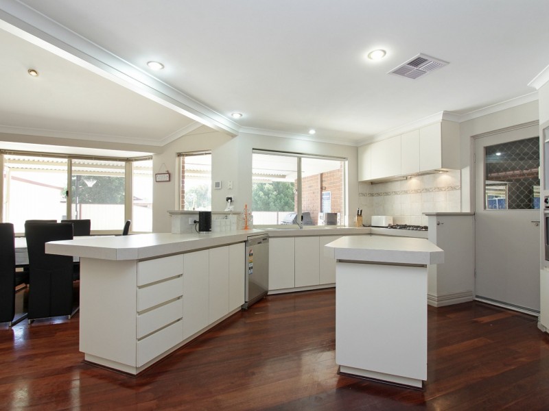 2 Glenlark Elbow, Jane Brook WA 6056