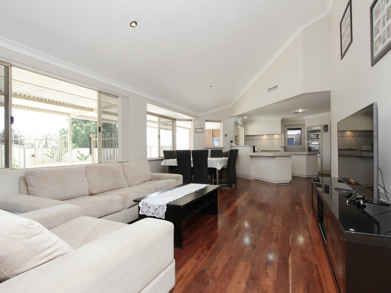 2 Glenlark Elbow, Jane Brook WA 6056