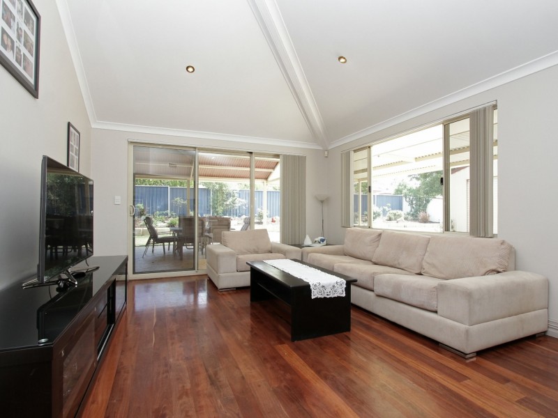 2 Glenlark Elbow, Jane Brook WA 6056