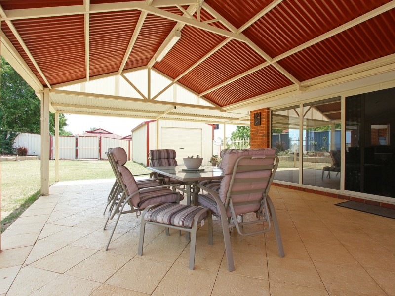 2 Glenlark Elbow, Jane Brook WA 6056
