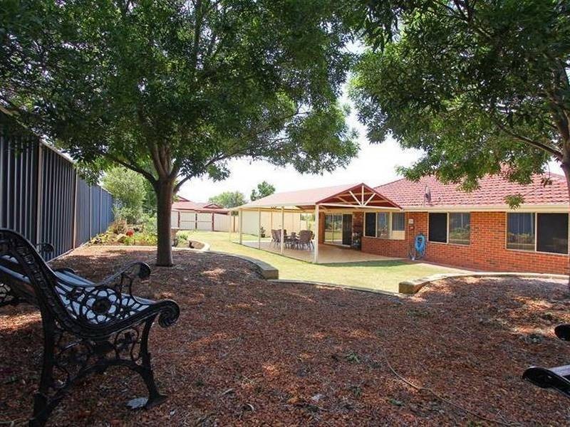 2 Glenlark Elbow, Jane Brook WA 6056