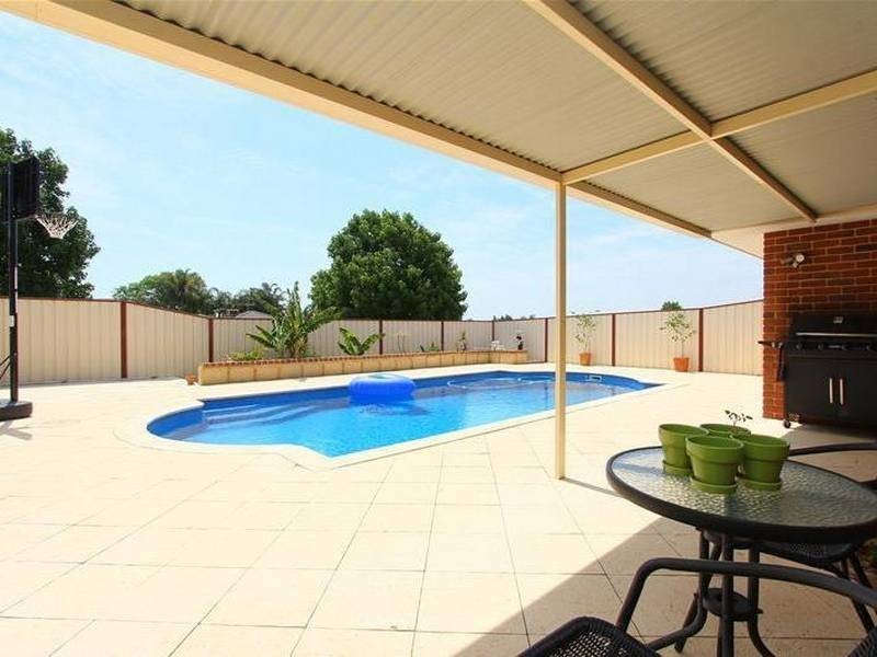 2 Glenlark Elbow, Jane Brook WA 6056