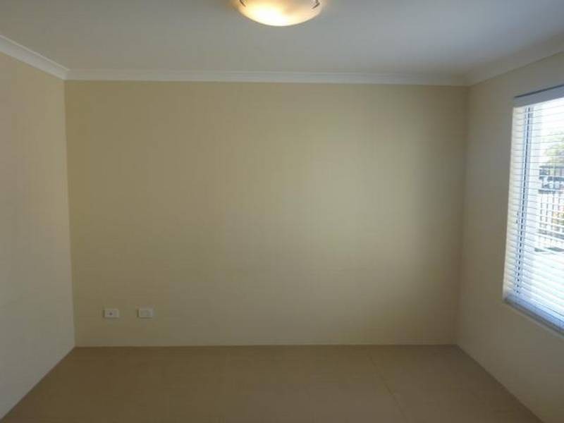 2/12 Charles East Street, Midland WA 6056