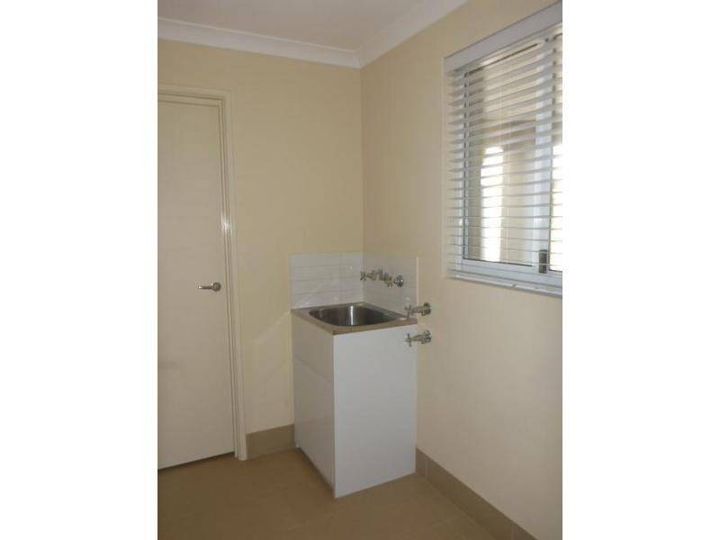 2/12 Charles East Street, Midland WA 6056