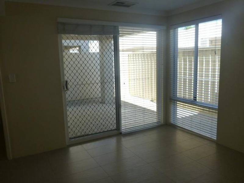 2/12 Charles East Street, Midland WA 6056