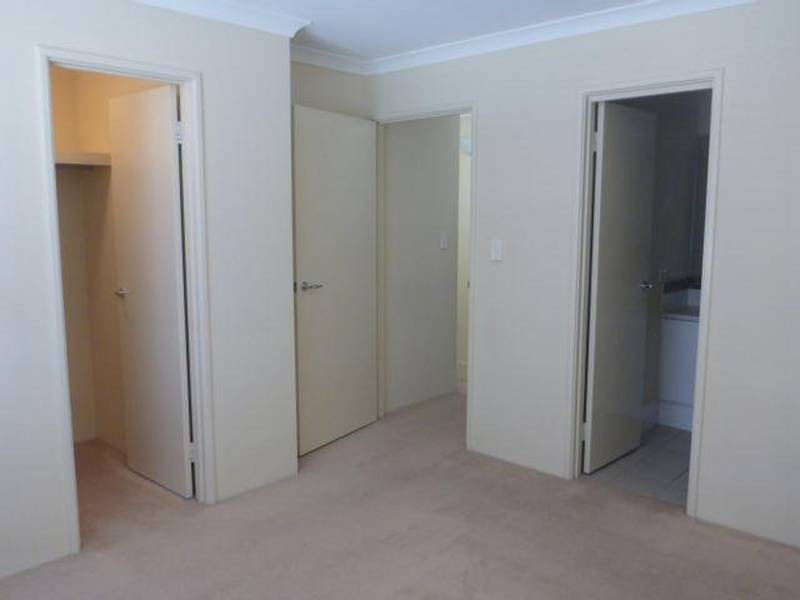 2/12 Charles East Street, Midland WA 6056