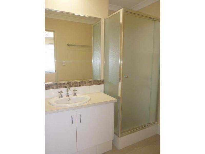 2/12 Charles East Street, Midland WA 6056