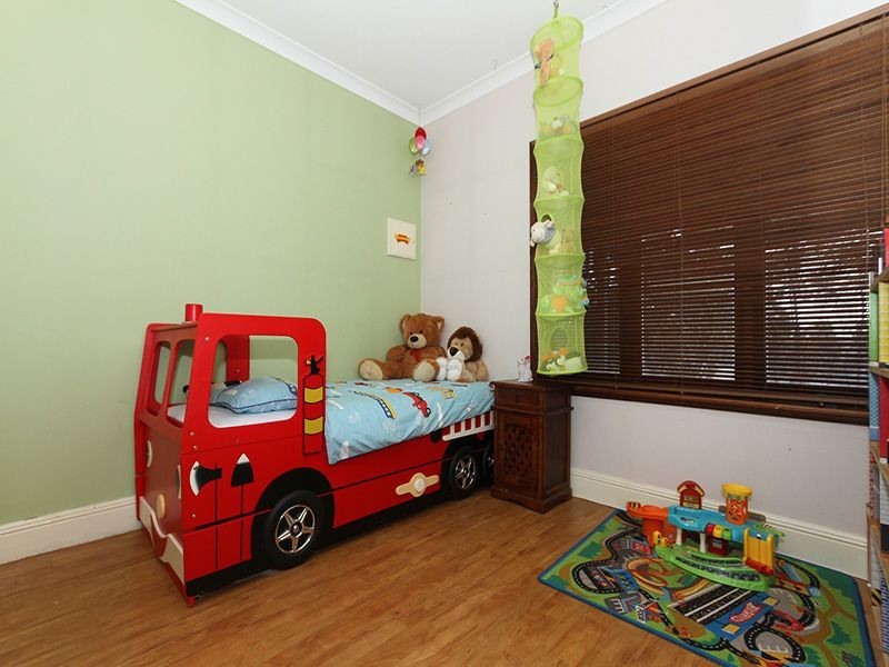 56 Redgum Avenue, Bellevue WA 6056