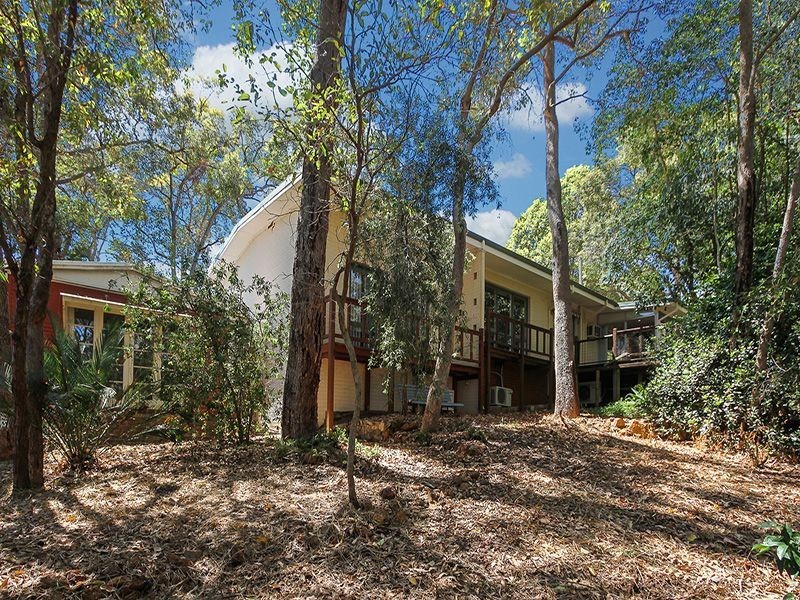 15 Vernallan Way, Lesmurdie WA 6076