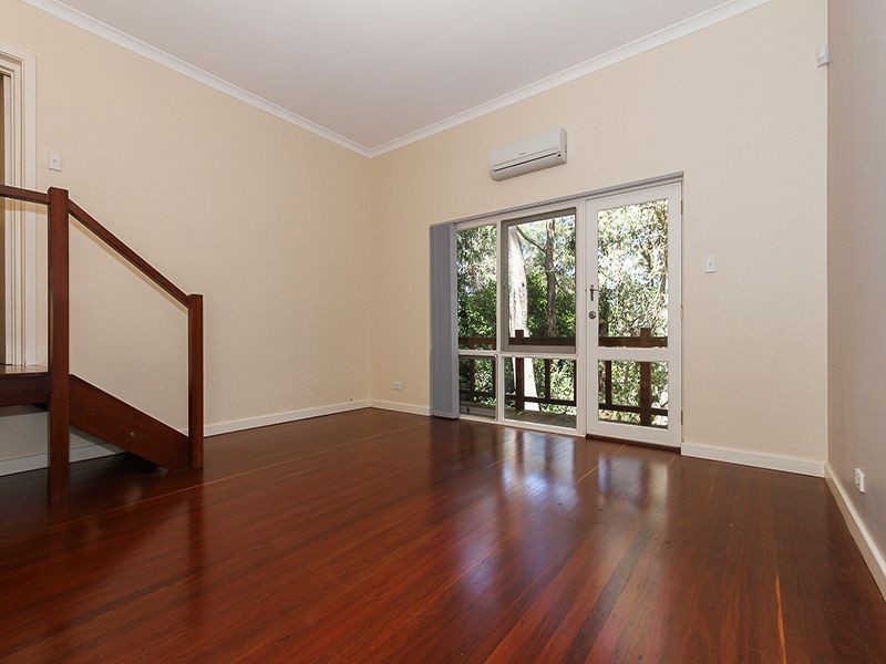 15 Vernallan Way, Lesmurdie WA 6076