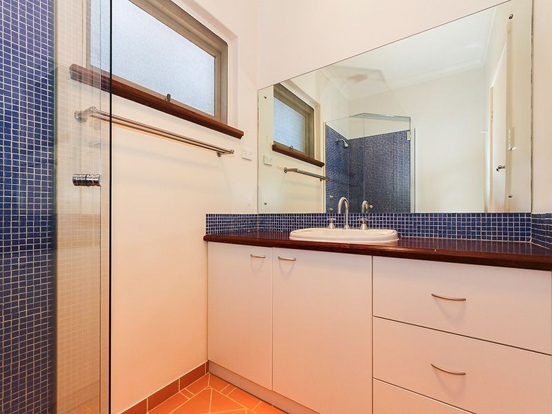 15 Vernallan Way, Lesmurdie WA 6076