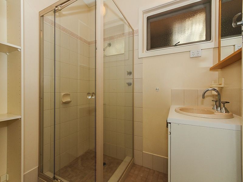 15 Vernallan Way, Lesmurdie WA 6076