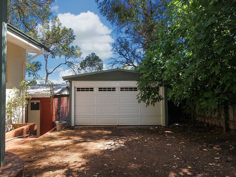 15 Vernallan Way, Lesmurdie WA 6076