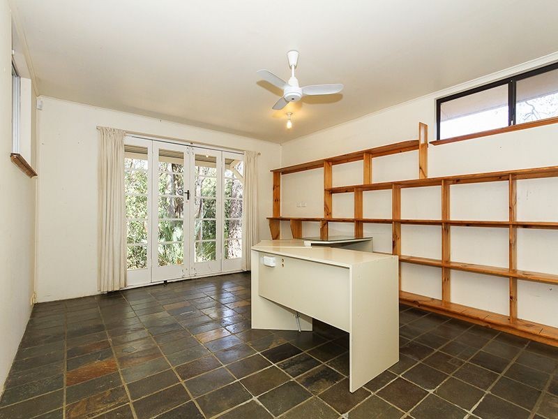 15 Vernallan Way, Lesmurdie WA 6076