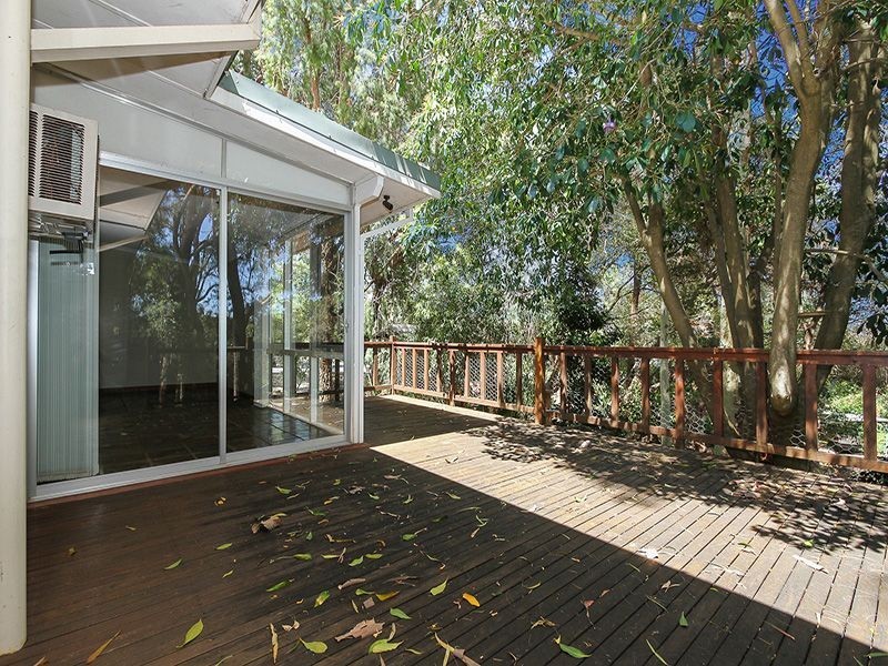 15 Vernallan Way, Lesmurdie WA 6076