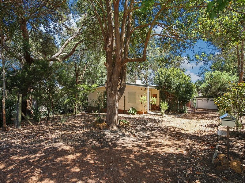 15 Vernallan Way, Lesmurdie WA 6076