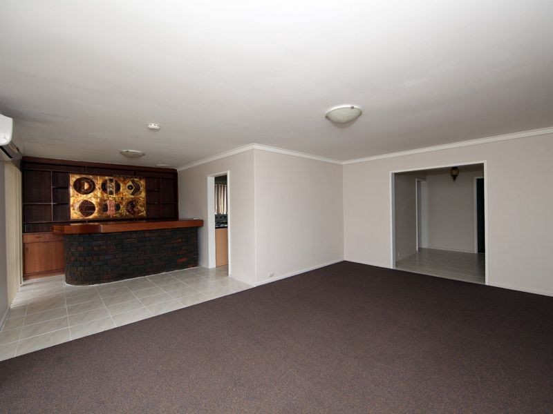 45 Chartwell Way, Swan View WA 6056