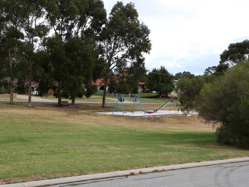 45 Chartwell Way, Swan View WA 6056