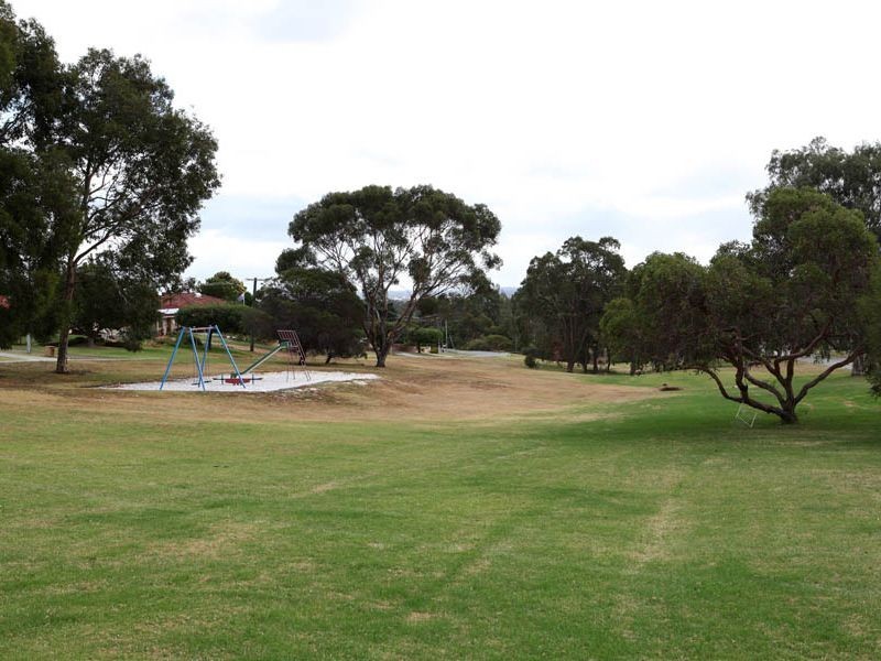 45 Chartwell Way, Swan View WA 6056