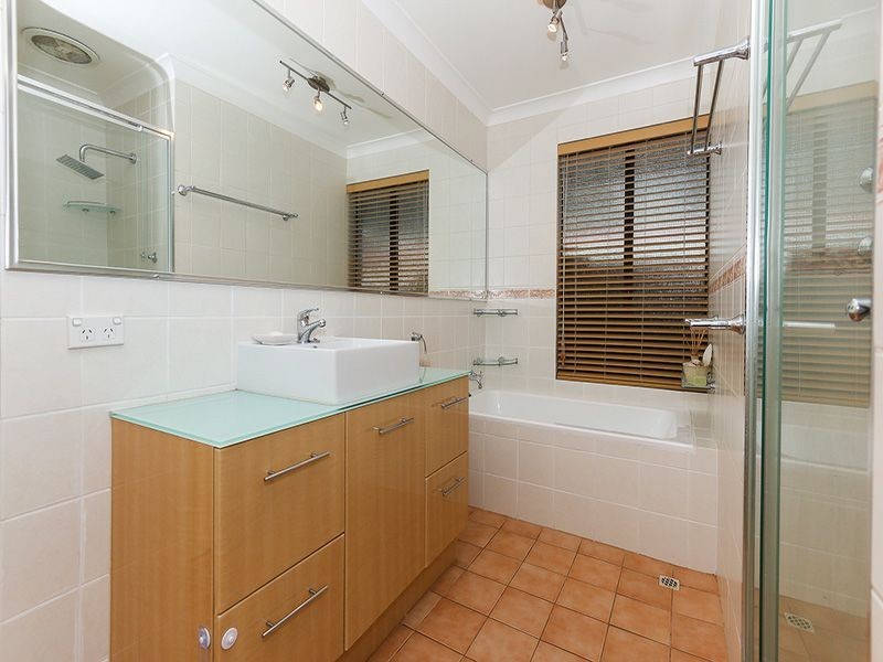 2 Tall Tree View, Swan View WA 6056