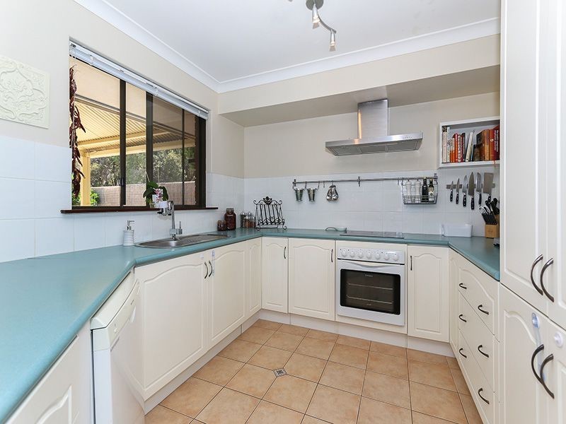 2 Tall Tree View, Swan View WA 6056