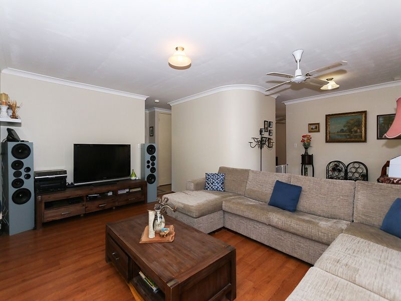 2 Tall Tree View, Swan View WA 6056