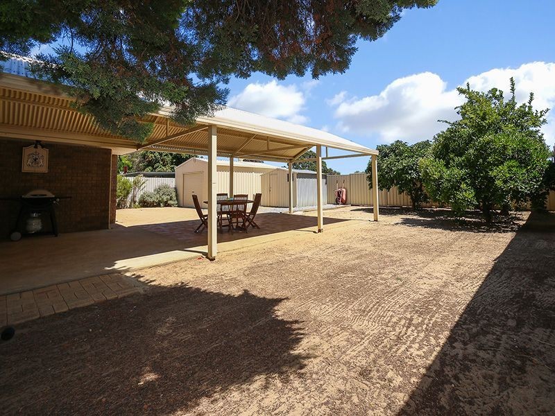 2 Tall Tree View, Swan View WA 6056