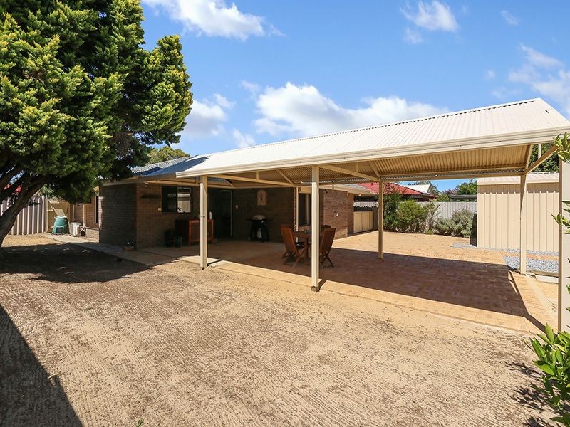 2 Tall Tree View, Swan View WA 6056