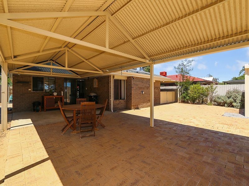 2 Tall Tree View, Swan View WA 6056