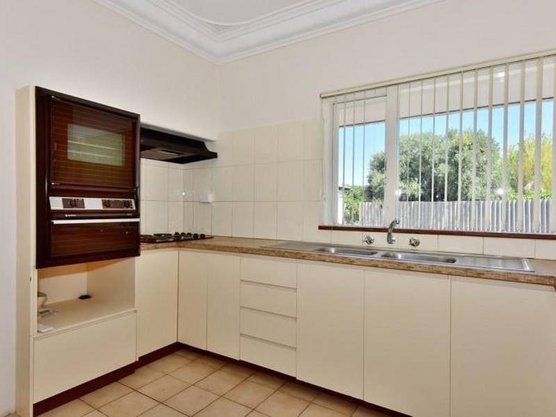 11 Templeman Place, Midland WA 6056