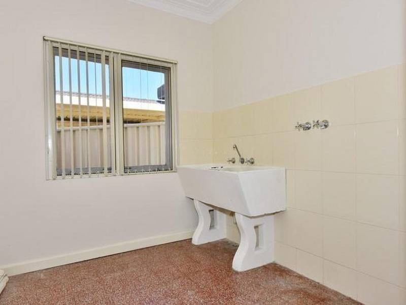 11 Templeman Place, Midland WA 6056