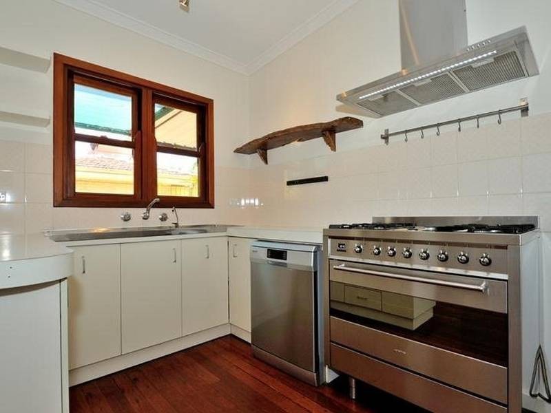 8 Charles Street, Maida Vale WA 6057