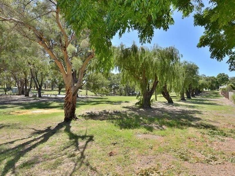 23 Seventh Avenue, Bassendean WA 6054