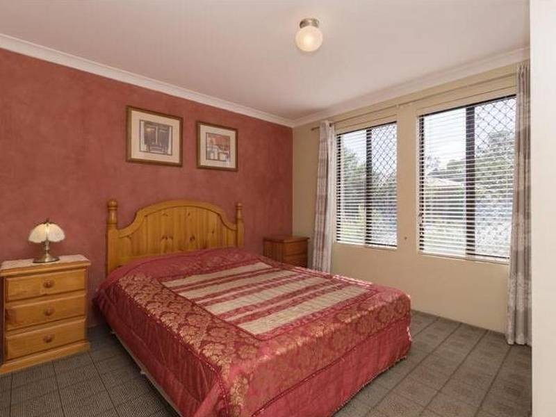 17 Gentle Circle, South Guildford WA 6055