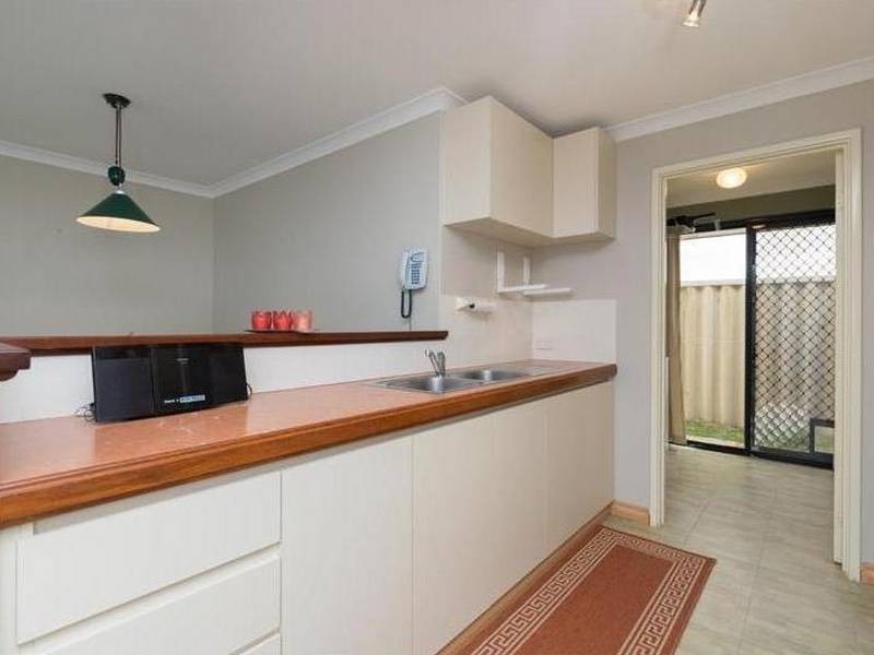 17 Gentle Circle, South Guildford WA 6055