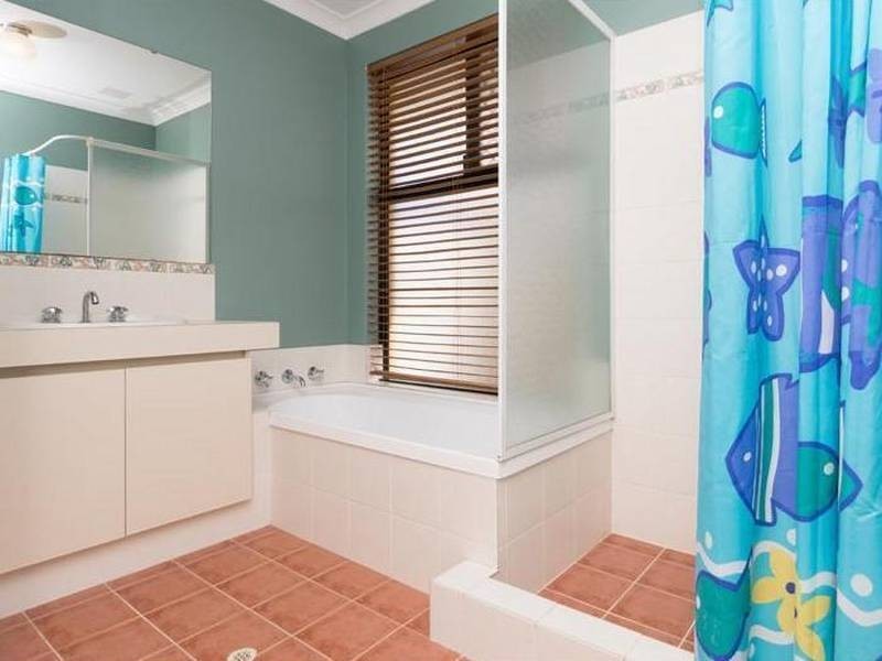 17 Gentle Circle, South Guildford WA 6055