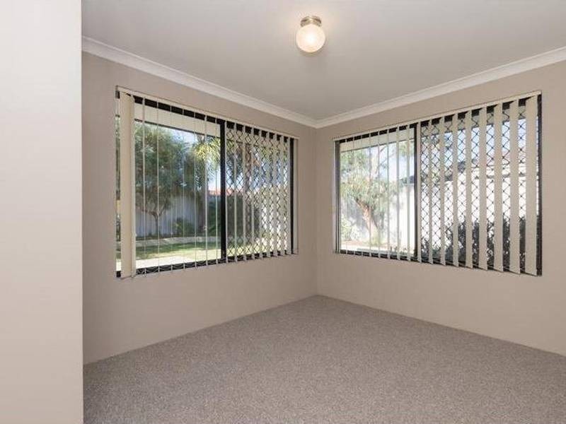17 Gentle Circle, South Guildford WA 6055
