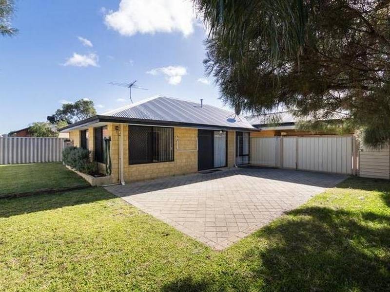 17 Gentle Circle, South Guildford WA 6055