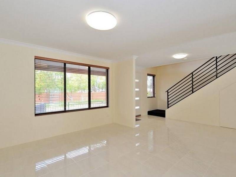 Unit 2/4 Hebe Lane, Woodbridge WA 6056
