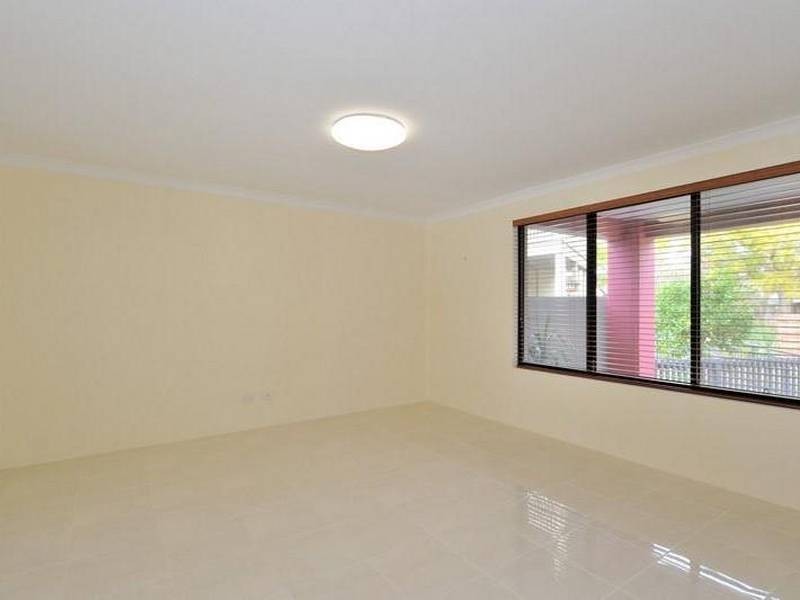 Unit 2/4 Hebe Lane, Woodbridge WA 6056