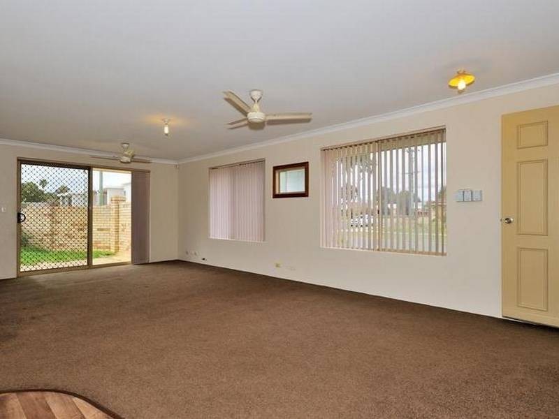 4/11 Hyde Street, Midland WA 6056