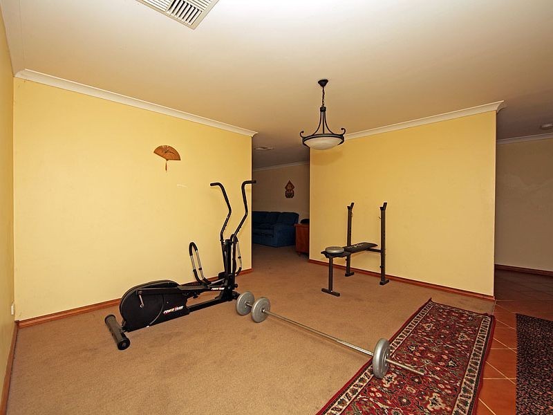 3 Nooyan Close, South Guildford WA 6055