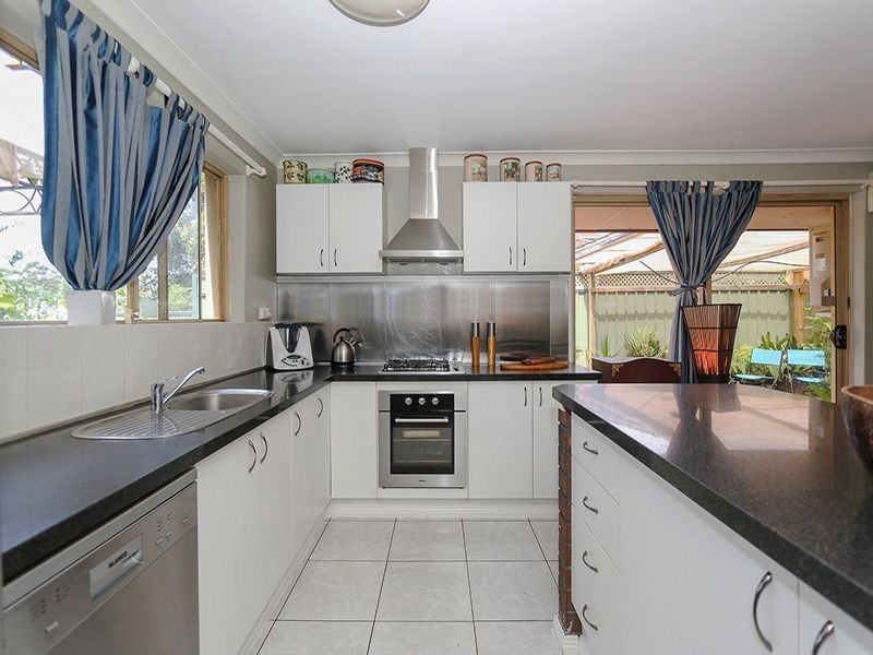 6 Redgum Avenue, Bellevue WA 6056