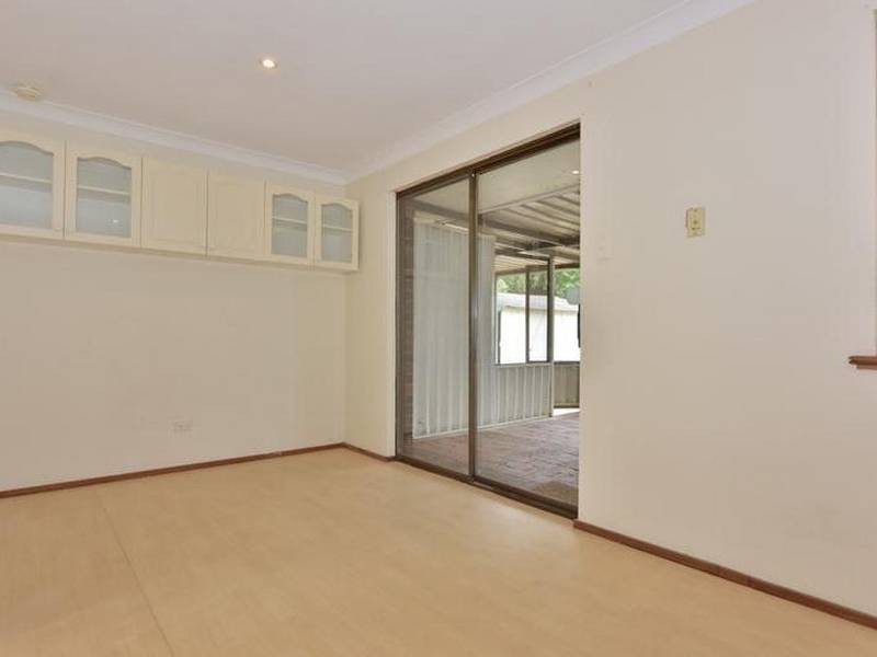 4 Woodbridge Close, Swan View WA 6056